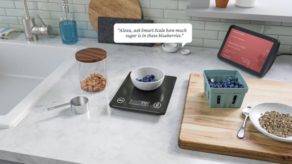Amazons smarte K&uuml;chenwaage "Smart Nutrition Scale" mit Alexa-Funktion.
