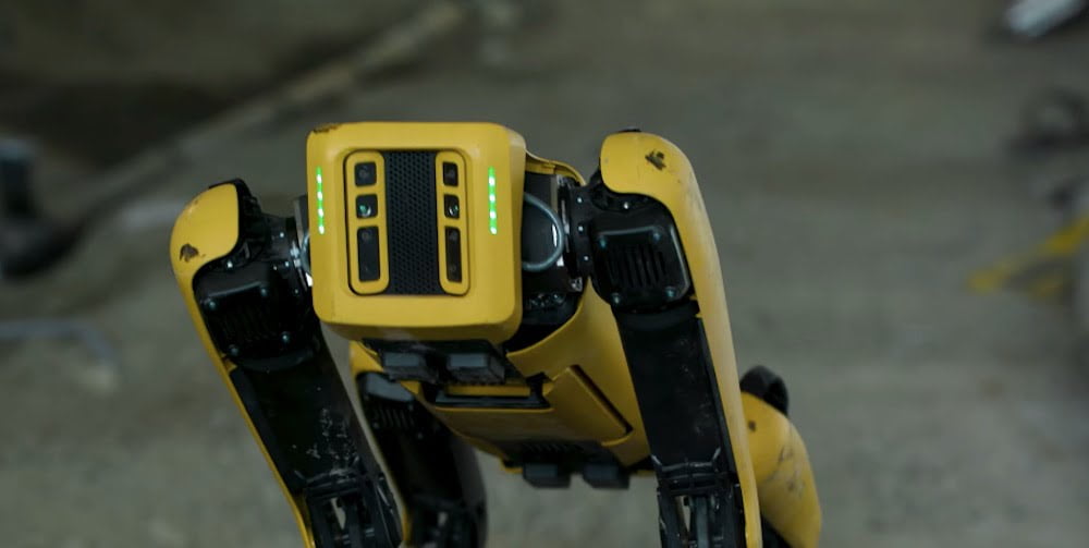 Boston Dynamics l&auml;sst den agilen Roboterhund Spot (ehemals "SpotMini") auf die Welt los. Zumindest teilweise.
